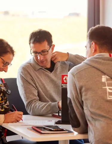 Møte på kontoret om finansieringsløsninger