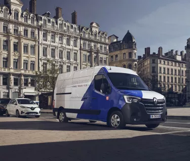 Renault Trucks Master E-Tech zero emission in town