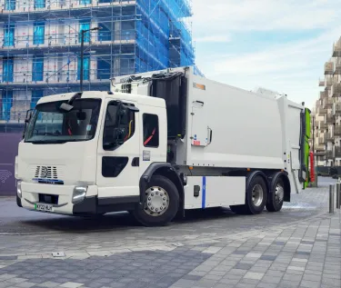 Renault Trucks E-Tech D Wide LEC (Low Entry Cab) – new facelift featuring GSR (General Safety Regulation) equipment and new paint options – standard version (step-in cab, rounded corners and unpainted wheel trims)